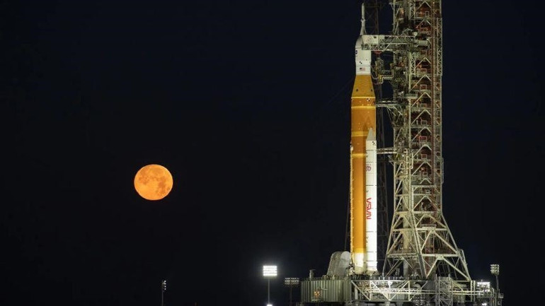 Artemis II mürettebatı Ayın çekim alanına girdi