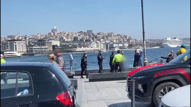  Döner bıçağıyla kendini kesti