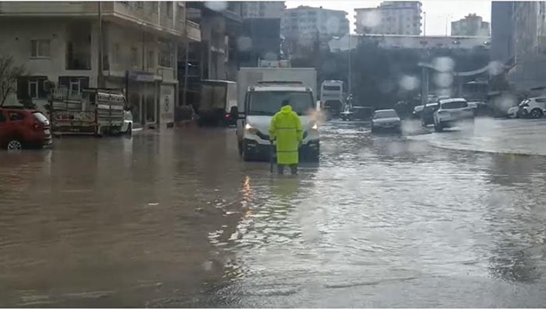 Gök gürültülü sağanak geliyor: Meteoroloji saat verdi Balkanlar üzerinden geliyor: Kuvvetli başlıyor | 72 ilde yağışlar etkili olacak