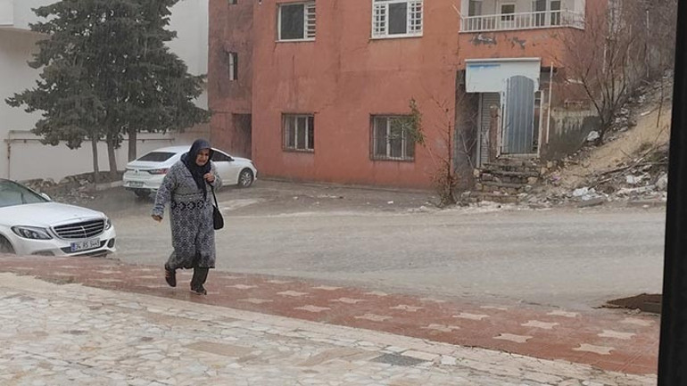 Gök gürültülü sağanak geliyor: Meteoroloji saat verdi Balkanlar üzerinden geliyor: Kuvvetli başlıyor | 72 ilde yağışlar etkili olacak