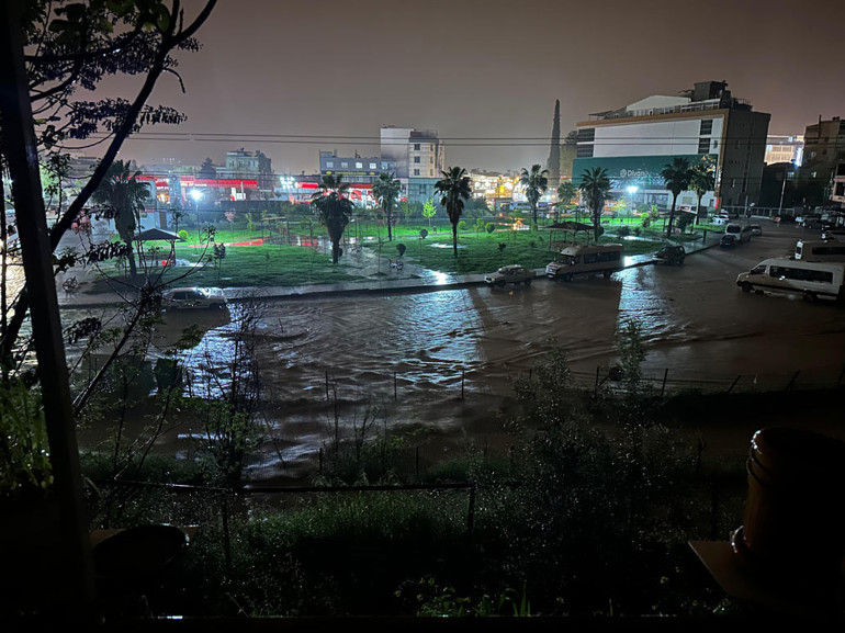  Araçta mahsur kalan 2 kişi hayatını kaybetti