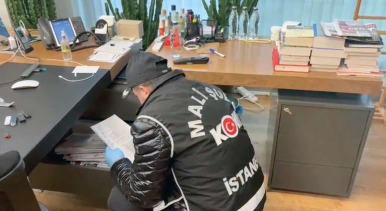 Üsküdar Belediyesi’ne ‘İskân’ operasyonu