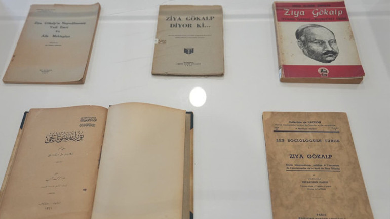Türk dünyasına 5 lehçede dev eser | Türkleşmek, İslamlaşmak, Muasırlaşmak eseri Türk dünyasıyla buluşuyor