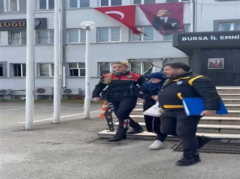  Keşif yerinde çöp kutularını tek tek gösterdi