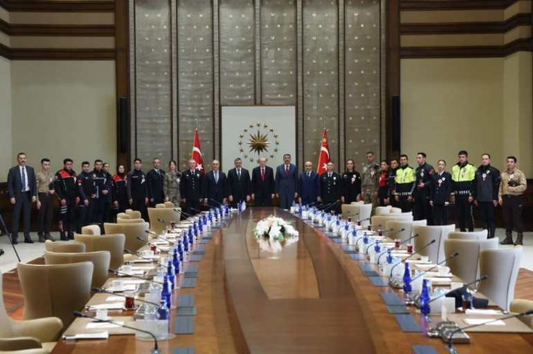 Cumhurbaşkanı Erdoğan, Bakan Çiftçi ve beraberindeki polisleri kabul etti