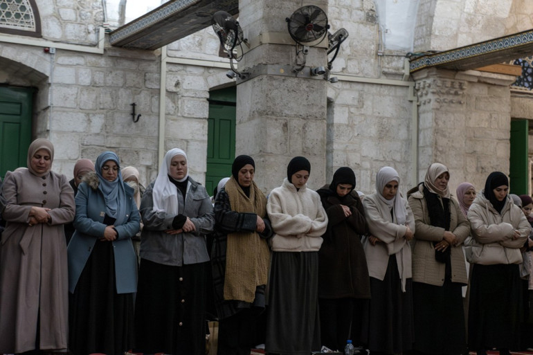 Mescid-i Aksa, 41 gün sonra ibadete açıldı