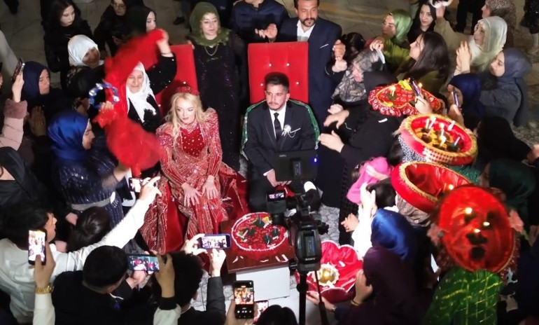 İskoçyadan tatil için geldi, Musaya vurulunca hayatı değişti | Evlendi, Müslüman olup adını değiştirdi