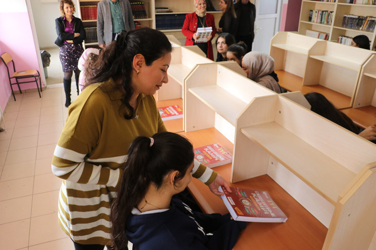 Kadın öğretmenlerden kızlara YKS desteği