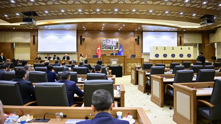 Son dakika... Bursa Büyükşehir Belediyesi AK Partiye geçti