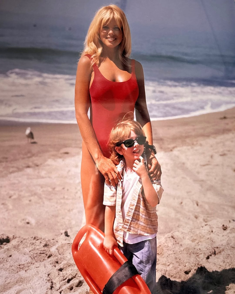 Tek diziyle şöhret oldu, geldiği yeri hiç unutmadı… Evsiz kalıp sokaklarda yaşadı… ‘Çamaşır yıkayacak yer ararken çok utanırdım’