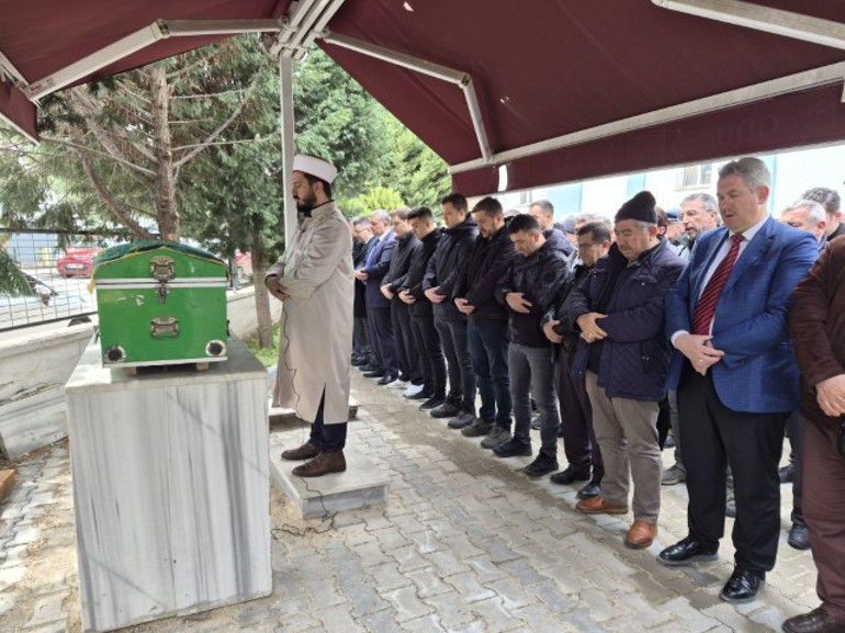 Kaymakamın makam aracı ile çarpışan aracın sürücüsü toprağa verildi