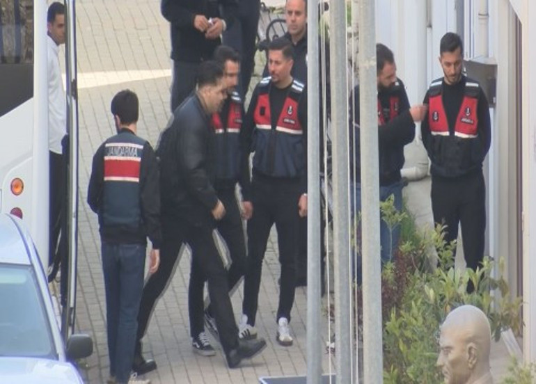 Ünlülere yönelik uyuşturucu operasyonunda yeni gelişme… 5 şüpheli adliyeye sevk edildi