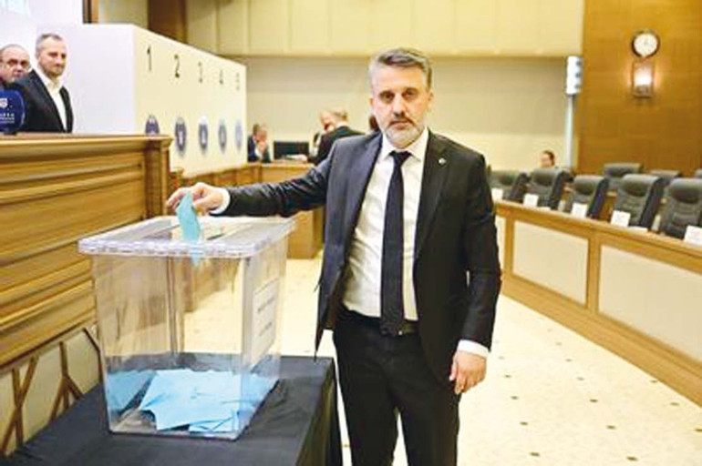 Şahin Biba 61 oyla başkanvekili seçildi… Bursa Belediyesi AK Parti’ye geçti