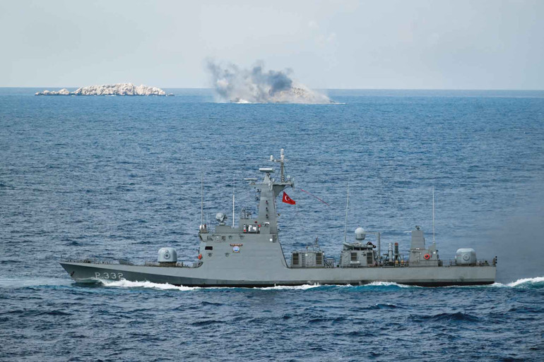 Mavi Vatan’dan 3 denizde güç gösterisi