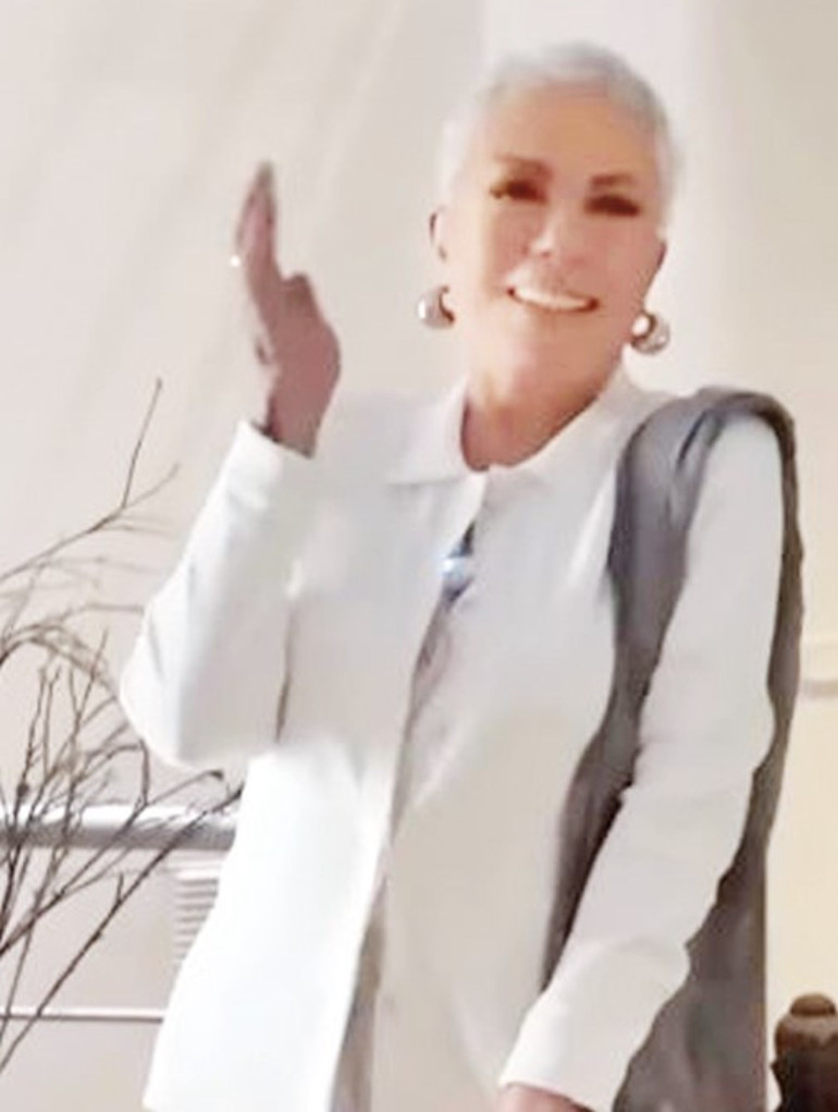 Semiramis Pekkan perukla vedalaştı