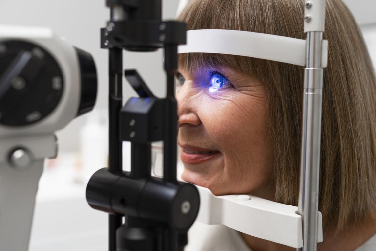 Retina hastalıklarında vitreoretinal cerrahi (vitrektomi)