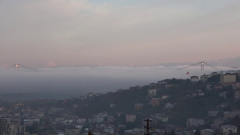 İstanbul Boğazı’nda yoğun sis etkili oldu