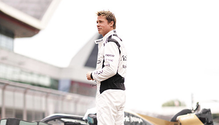  Yeni aşkını kullanıp Brad Pittin peşine düşmüş... Kurnazlığın bu kadarına pes