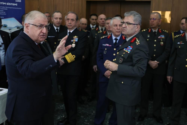 Bakan Güler, Kara Kuvvetleri Komutanlığındaki değerlendirme toplantısına katıldı