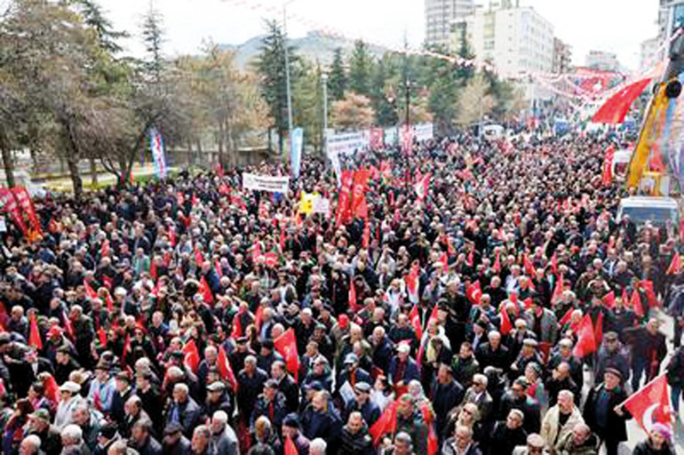 Özgür Özel Nevşehir mitinginde ara seçim için 3 ilin adını verdi