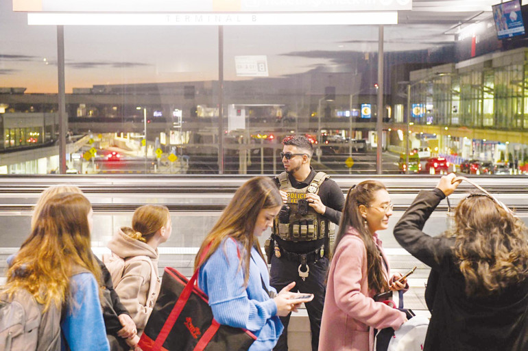 ABD’ye doğuma gidecekler dikkat... ICE polisi hamile turist avına çıktı
