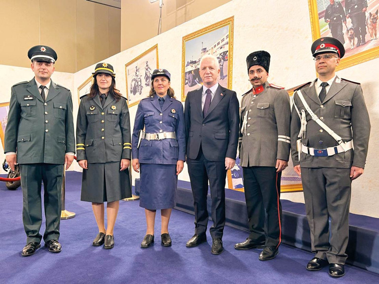 181. kuruluş yıldönümünde Türk polisinin üniforma mazisi