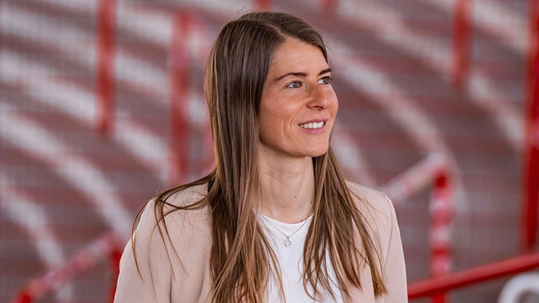  Bundesliga tarihindeki ilk kadın teknik direktör oldu