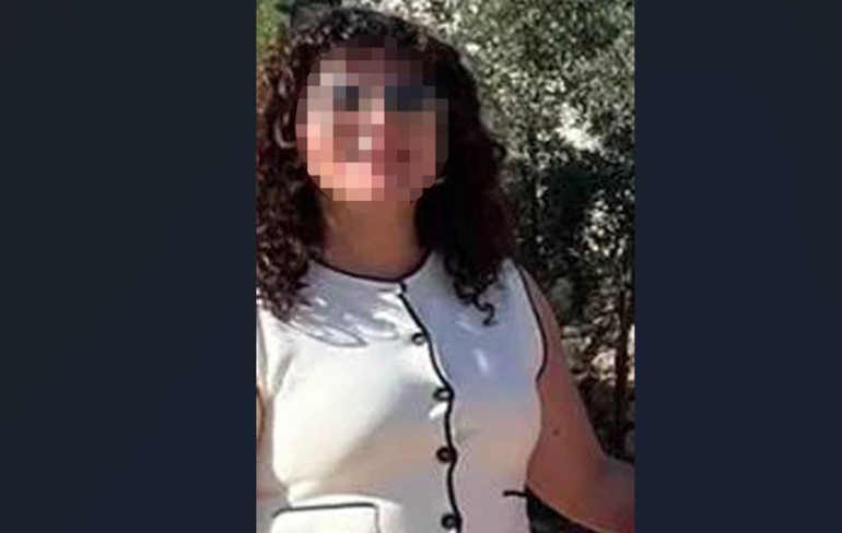  Öğretmen, aynı sınıftaki kızı için öğrencileri aşağı çekti