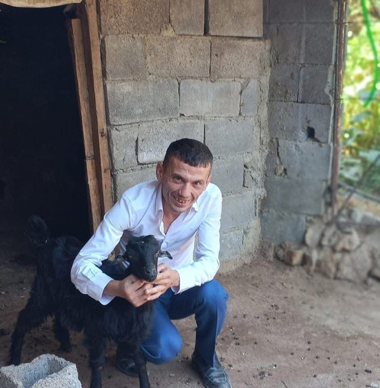  Annem paket gönderdi deyip evine girdi, bıçak zoruyla altınlarını çaldı