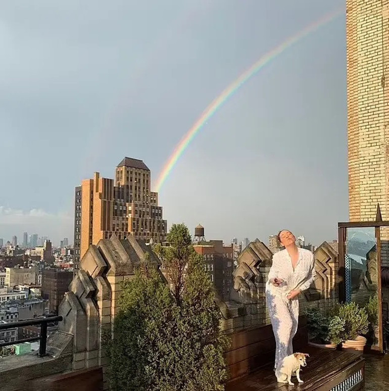 Ayda bir milyon dolar harcadığı söyleniyor… Ünlü şarkıcı kredi borcu bitmeyen en sevdiği evini satıyor