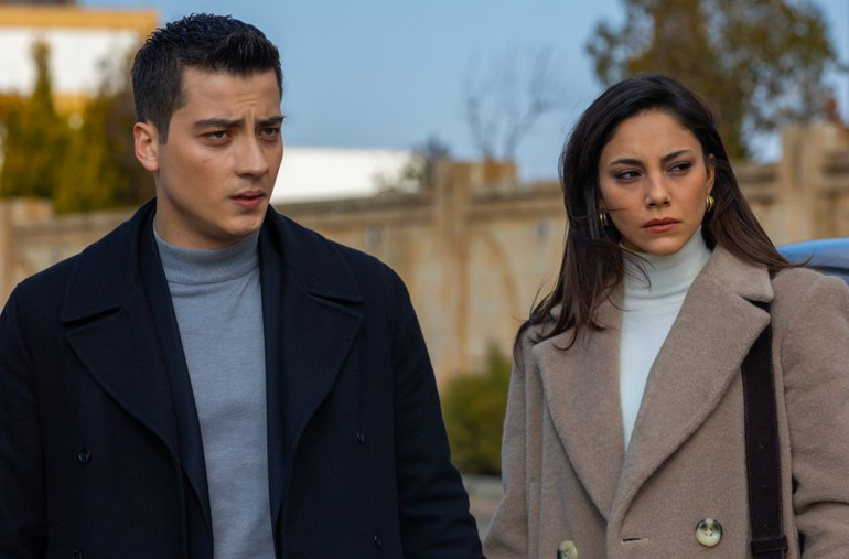 Uzak Şehirde aşk başkadır