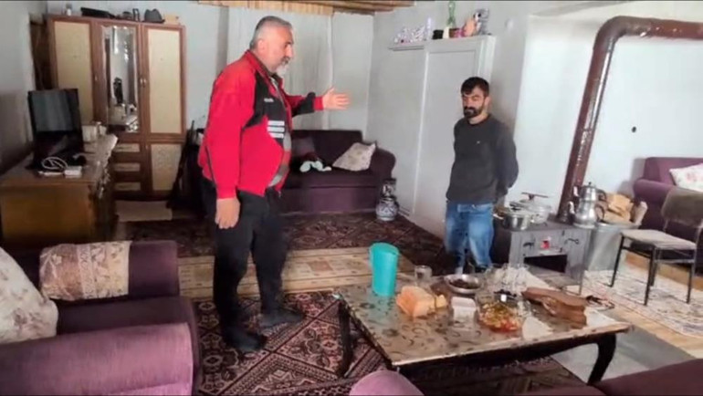 Kar suyu içerek hayatta kalıyor İkinci bir saldırıyı önlemek için buradayım