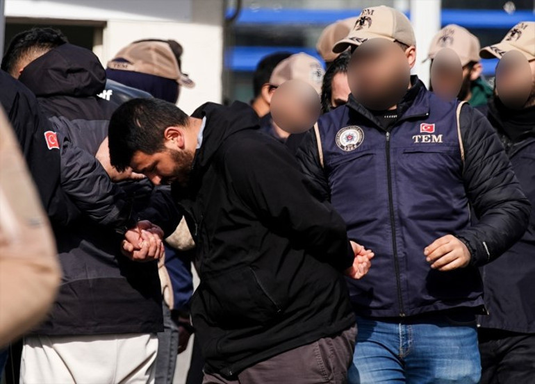 Beşiktaştaki terör saldırısında gözaltına alınan 3 kişi adliyede