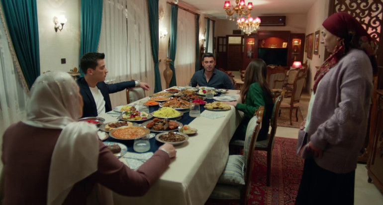 Uzak Şehirde Meryem krizi Parmağında benim yüzüğümü taşıyorsun