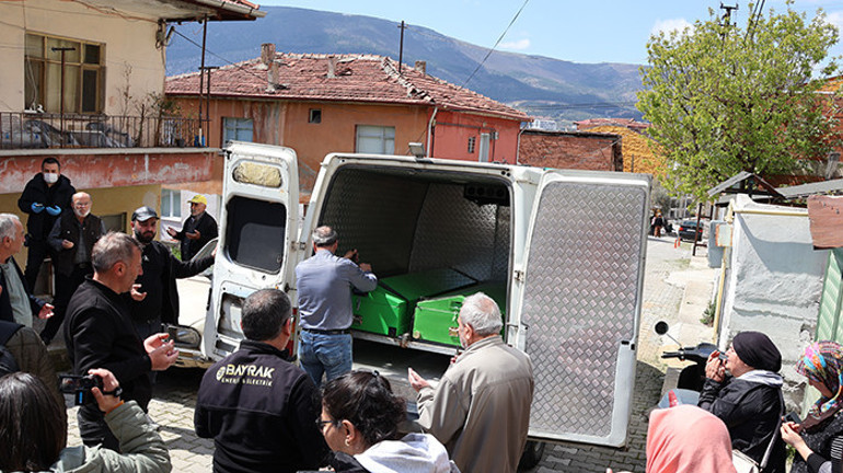 Baba ve oğlu ölü bulundu