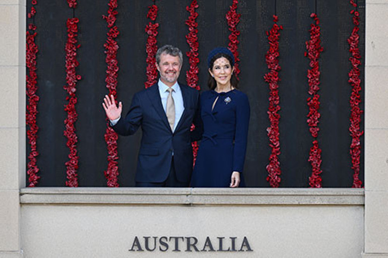  Benim babam öldü, kalbim acıyor