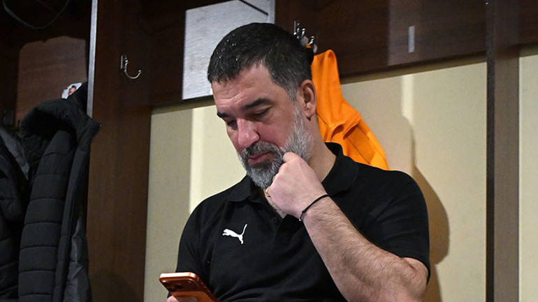 Shakhtar Donetskin liderlik maçında hava saldırısı alarmı Arda Turan 45 dakika bekledi