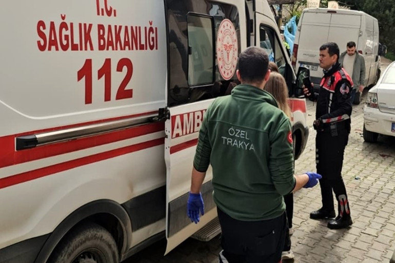 Freni boşalan kamyon dehşete yol açtı: 1i çocuk 2 yaralı