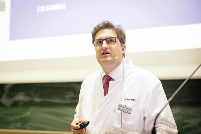 ‘Yapay zekâ’sız doktorlar işsiz kalacak