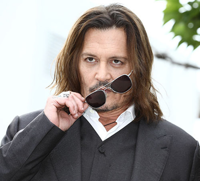  Hayatının altın çağında kalıcı bir ilişki arıyor... Bu yaşta sevgili peşinde koşacağıma gitar çalarım, daha iyi