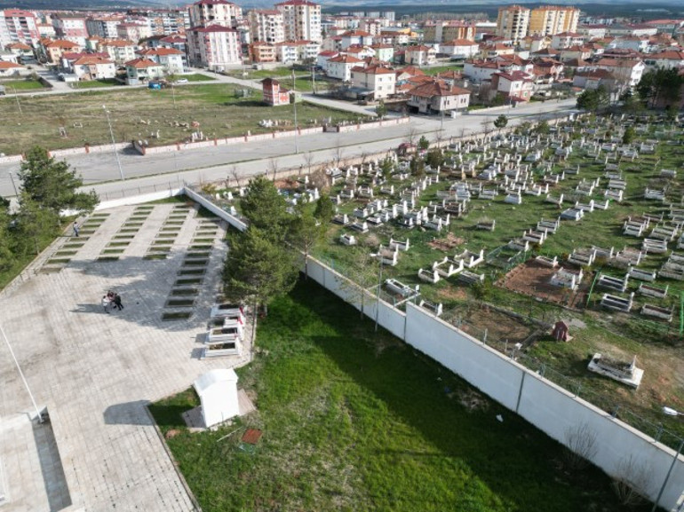 Mezarlardaki detay tartışma konusu oldu | Şehitlerin kabri ile sivillerin kabri farklı... Kazdıkları sırada yapılan hata sebep oluyor