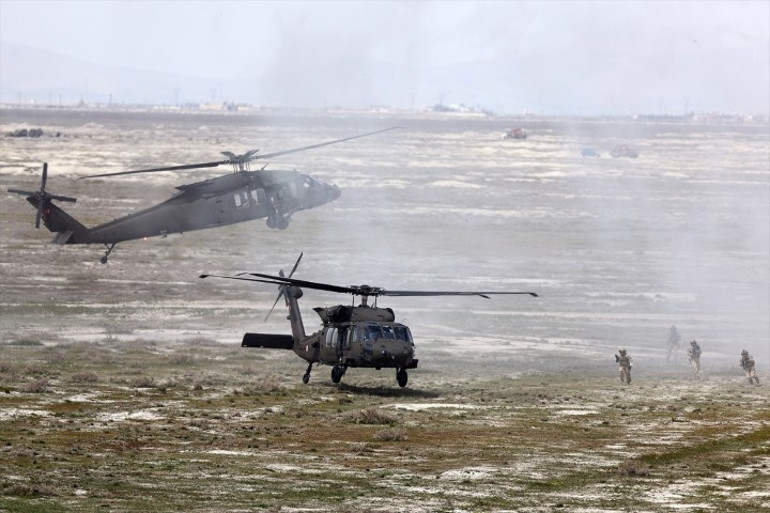 Konyada nefes kesen anlar F-16lar hedefleri tam isabetle vurdu, kurtarma timi indi... Anadolu Ankası Tatbikatında gerçeği aratmayan görüntüler