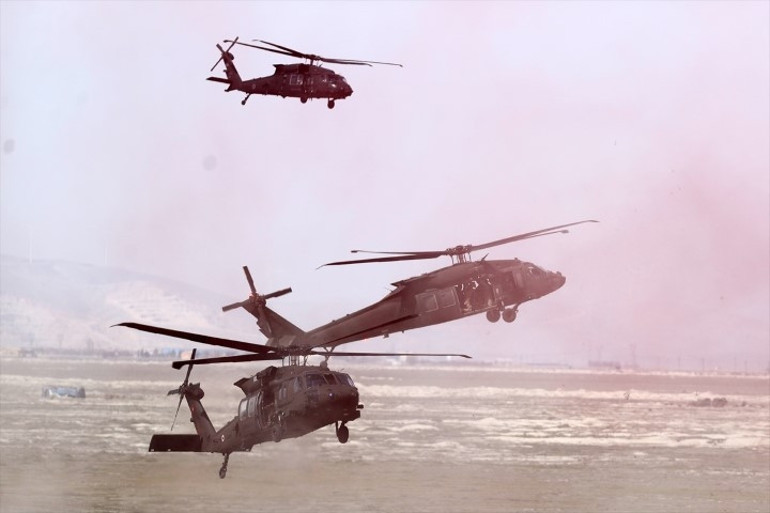 Konyada nefes kesen anlar F-16lar hedefleri tam isabetle vurdu, kurtarma timi indi... Anadolu Ankası Tatbikatında gerçeği aratmayan görüntüler