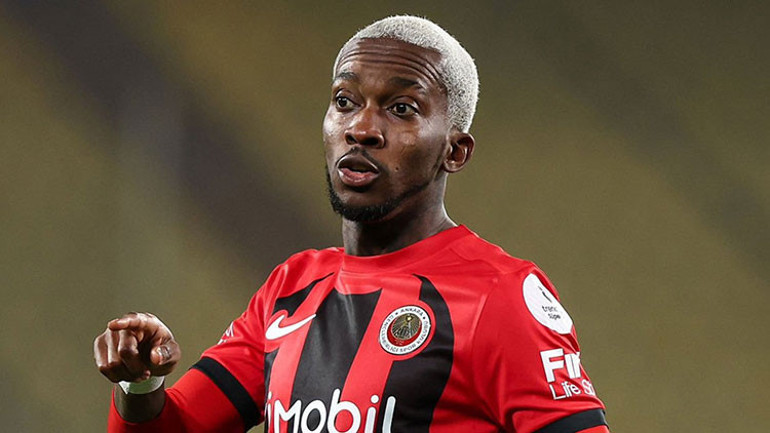 Galatasaray maçı öncesi Volkan Demirelden flaş Onyekuru kararı