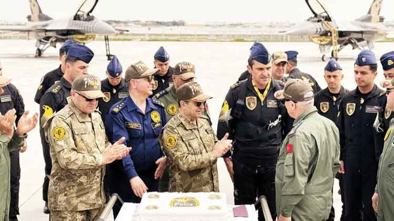 ‘SOLOTÜRK’ün 15. yılına F-16’lı kutlama