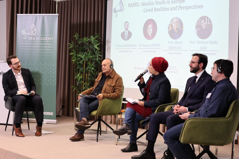 İskoçya eski başbakanı IGMG akademisinde gençlerle buluştu