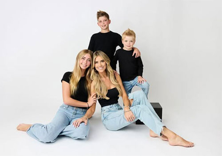 Eski eş ve yeni eş kardeş gibi oldu... Boşandılar ama bir türlü birbirlerinden kopamadılar... Tatilde bile hep birlikte