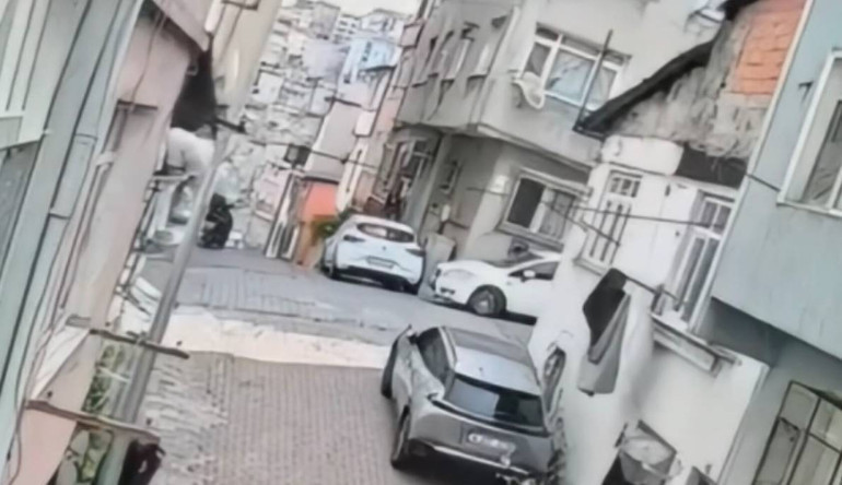Bu ne cesaret: İstanbulda güpegündüz yaşandı | Bir vatandaş fark edince arkasından bağırdı