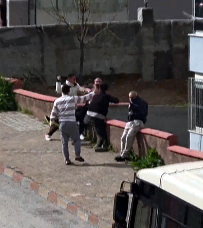 Tekme tokat dövdüler