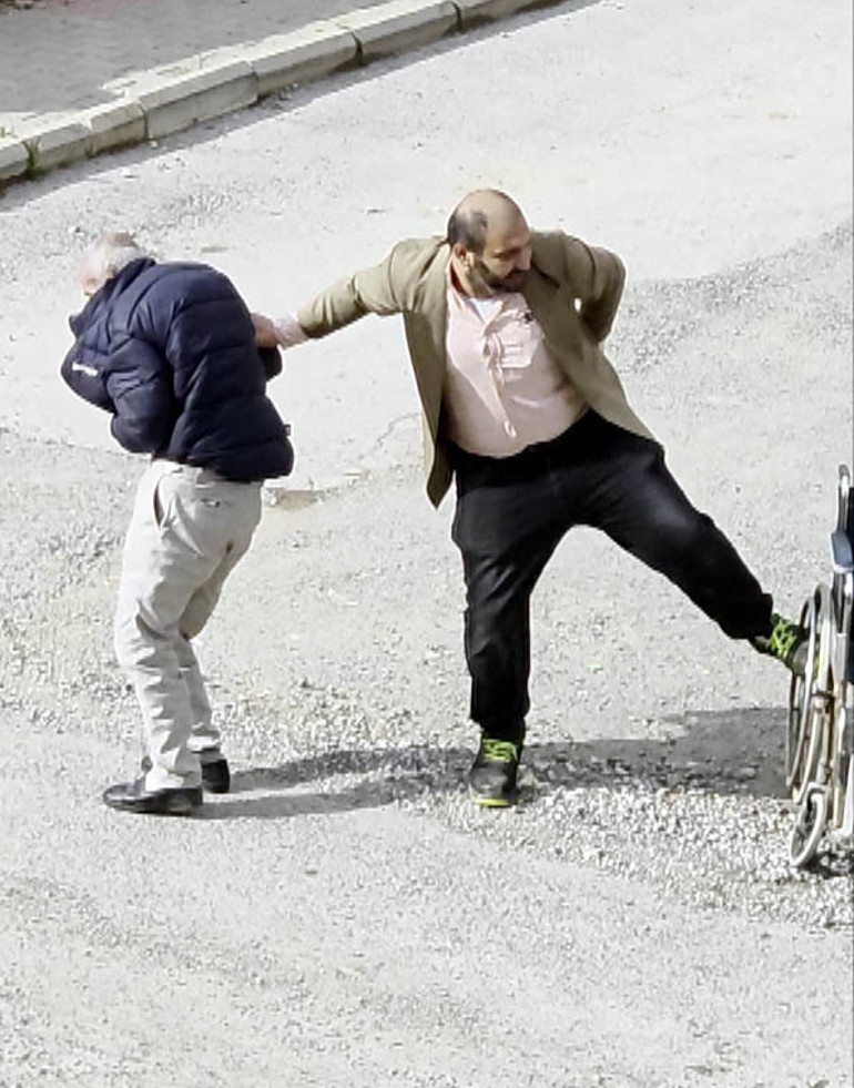 Tekme tokat dövdüler